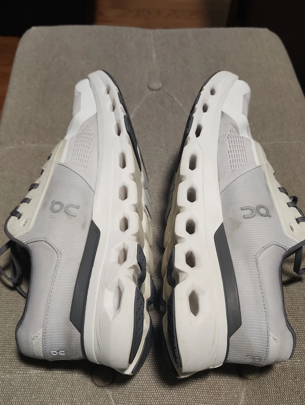 On Running Men's CloudRunner Cloudtec Gray/White Athletic Shoes, Size 12